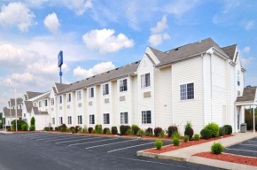 Отель Microtel Inn and Suites Clarksville  Кларксвилл